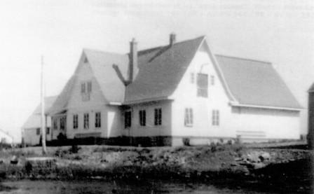 Entrepôt frigorifique de L'Anse-au-Griffon Entrepôt frigorifique de L'Anse-au-Griffon en 1942, côté terrasse